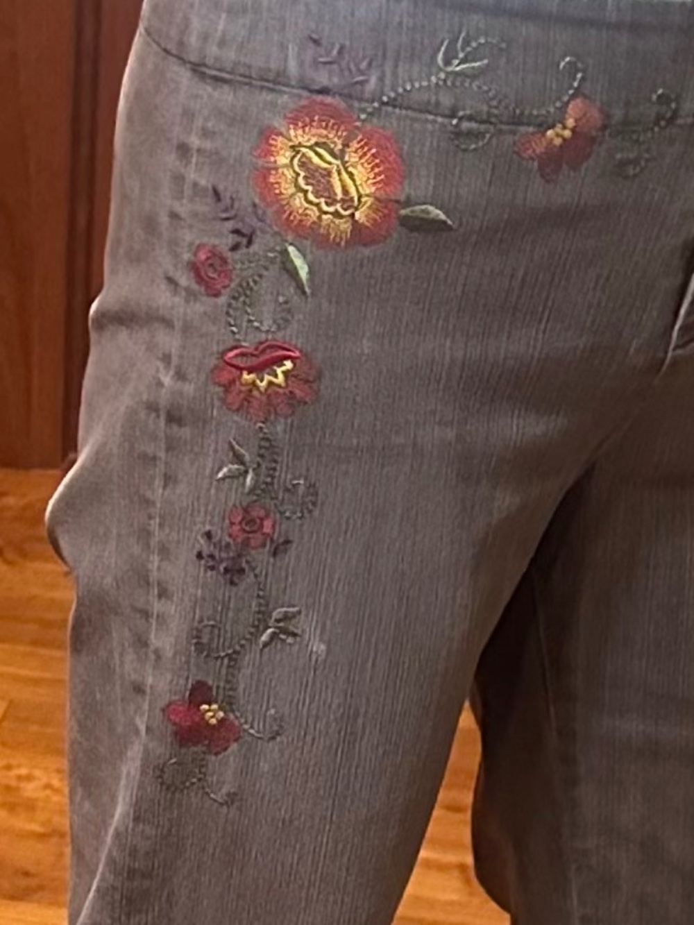 Robyn & Brad Brown Slacks with Floral Embroidery Size 8